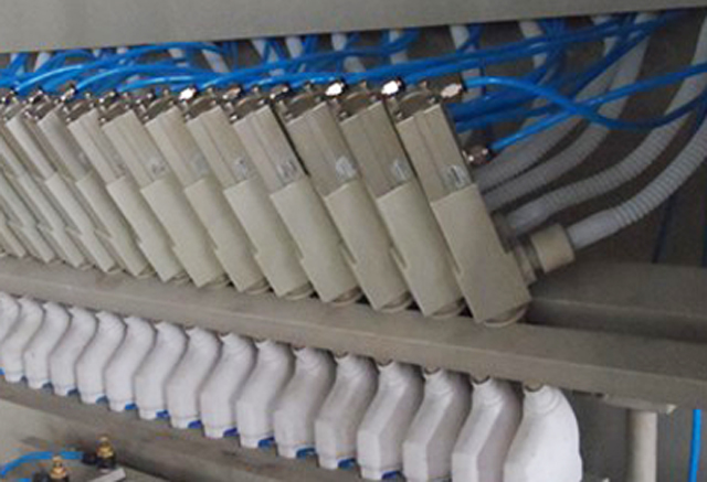 räätälöidyt täyttösuuttimet.jpg