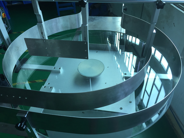 pyöreille pulloille turntable.jpg