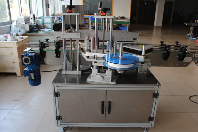 kaksipuolinen tarrakirjoitin (2).JPG