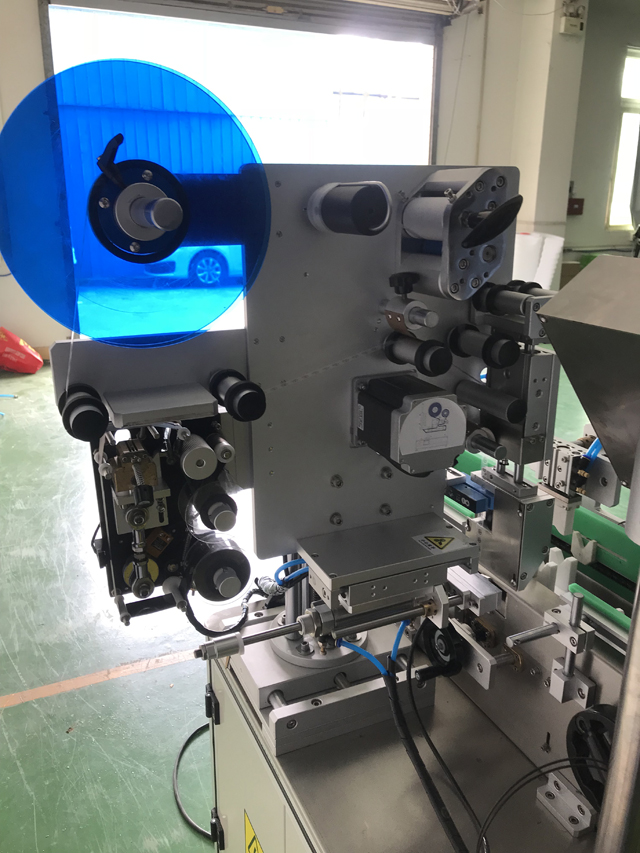 etiketöintikone tulostimella.jpg