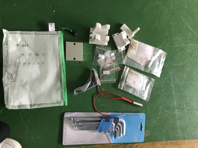 varaosat huulipunan pohja labeling.jpg