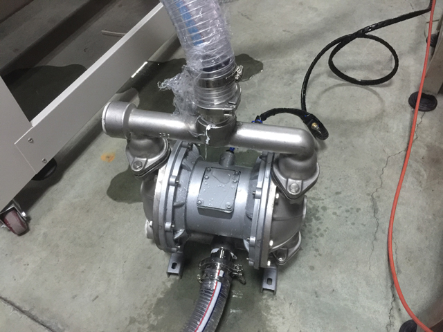 siirtopumppu täyttömateriaaleille (1).JPG