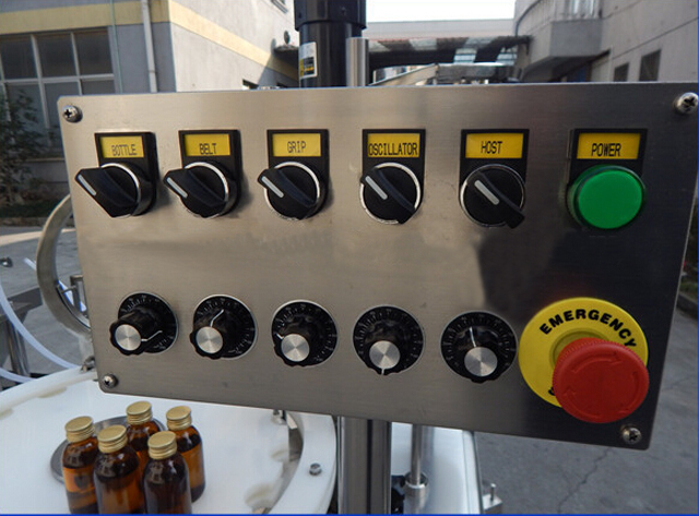 buttons for capping machine painikeohjaus korkkikoneelle.jpg