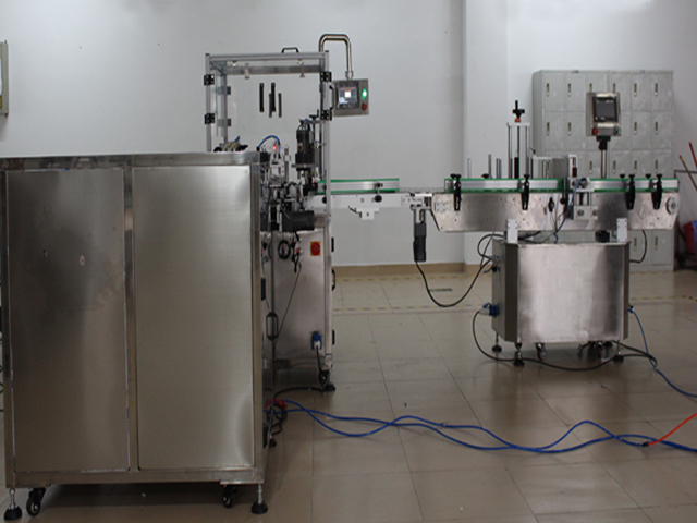 Pullot järjestämässä E nestettä line.jpg