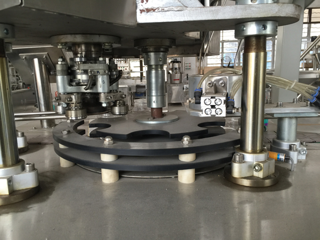 tölkkien automaattinen sulkemisosa.jpg