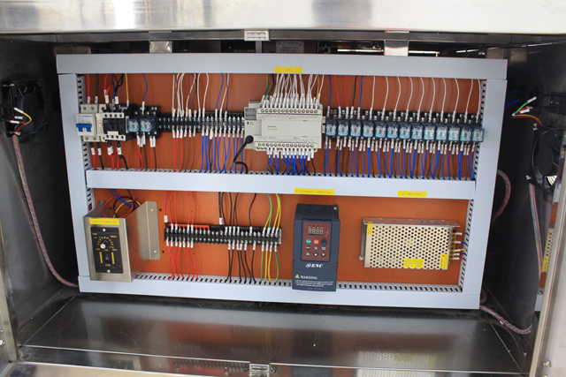 vaakasuora etikettikone todellinen kuva.jpg