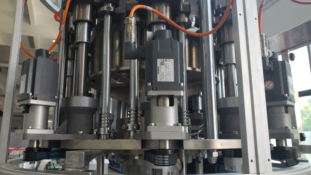 8 heas ruuvi capping.jpg