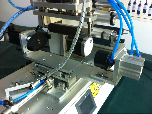 etiketöintikoneet etikettipää .jpg