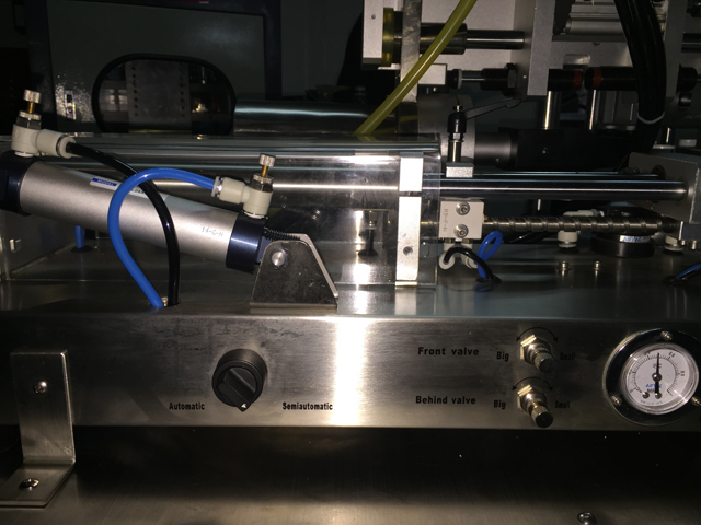 horizontal filling machine for filling process vaakasuora täyttökone putkille filler sealer.jpg