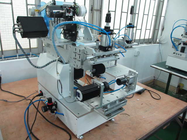 rolling labeling equipments.jpg