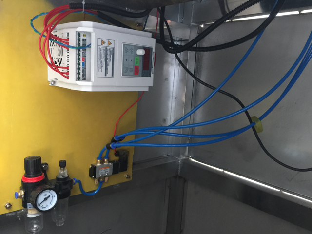 sisällä ropp capping machinery.jpg