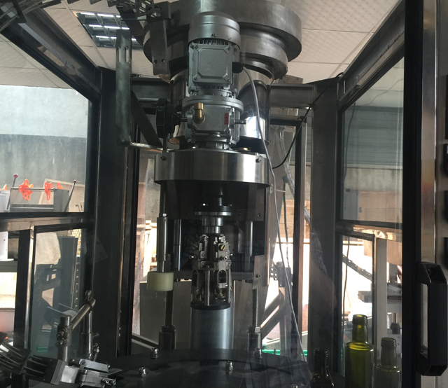 sisällä ropp capping machinery.jpg