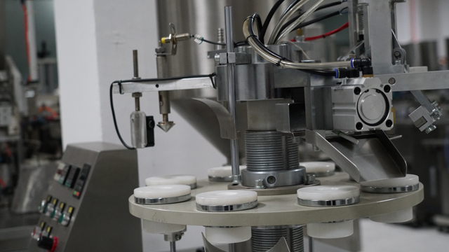 putken täyteainetiiviste muovi.jpg