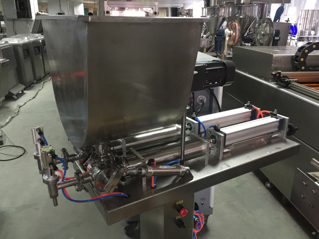 pystysuorat täyttökoneen suuttimet.JPG