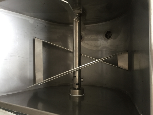 air guage for filling machines connected with air compressor ilmamittari tarkan täyttömäärän varmistamiseksi.jpg