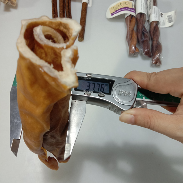 koiranruokanäytteitä etiketöintiä varten.jpg